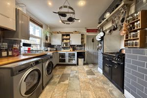 Kitchen- click for photo gallery